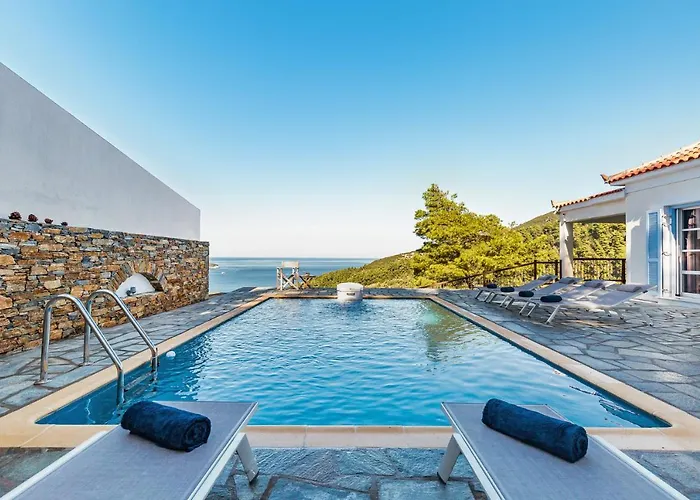 Averto Skopelos Town