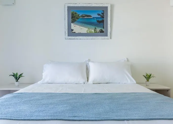 Averto Skopelos Town