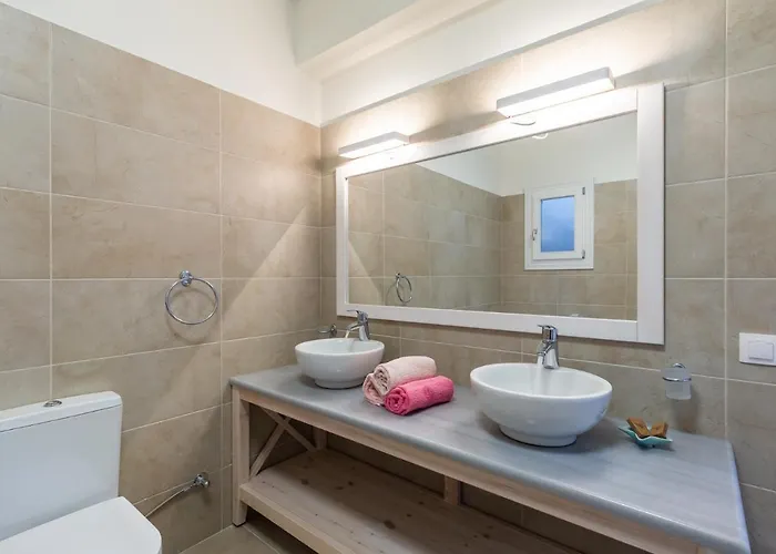 Averto * Skopelos Town